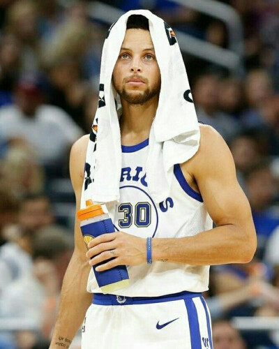 更加坚实的 更加坚实的